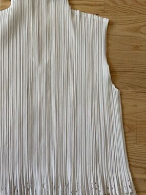 Issey Miyake Pleats Please Vintage White Sleeveless Pleated Shell - Small/Medium